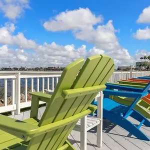 Apartment 409-waterfront View, Wifi, Pool, Close To Bucs Stadium, Tampa